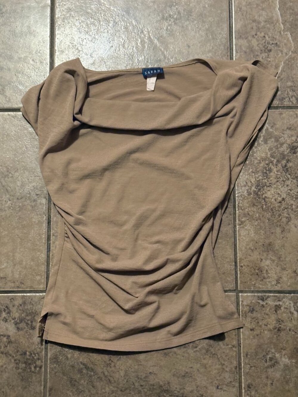 SARAH Women's Brown Cowl Neck Ruched Short Sleeve Top